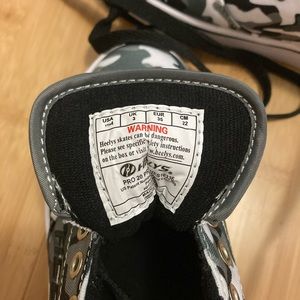 Brand new boys Heely’s size 3